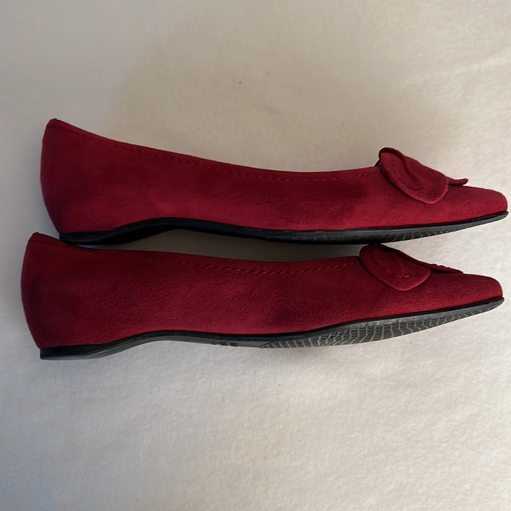 Stuart Weizmann Scarlet Lotrios suede pointy toe flats 6.5M - Picture 5 of 7
